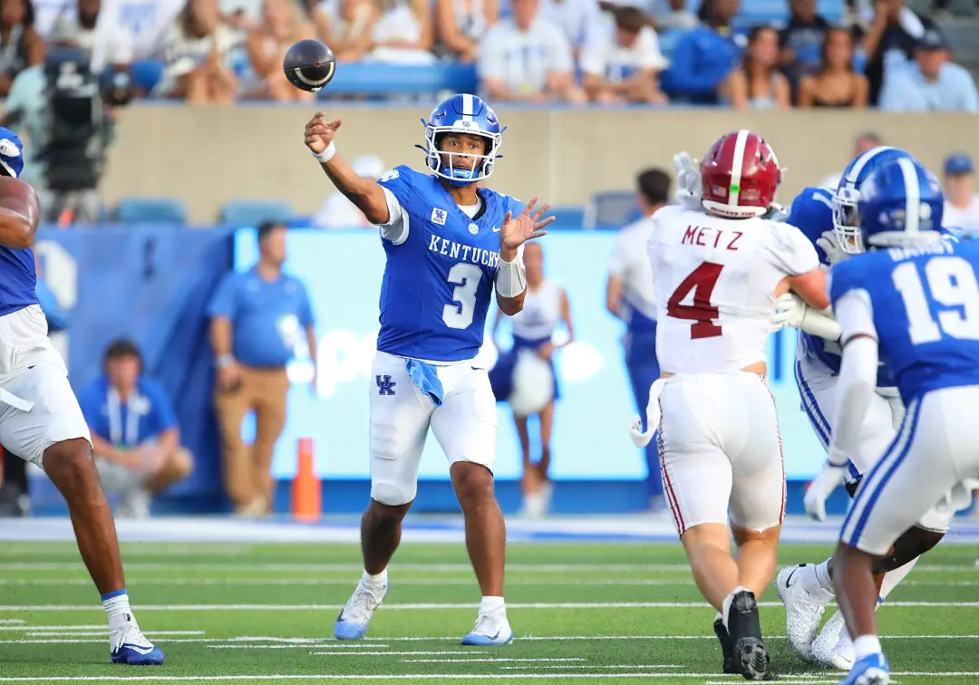 Kenny Minchey manteve a competição após um pick-six no jogo contra Alabama. Essa atitude de focar em uma jogada de cada…