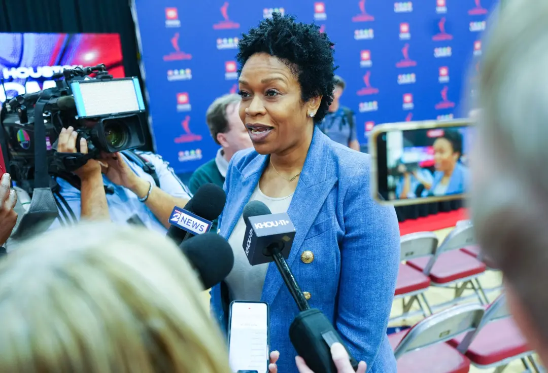 Tina Thompson apontou as Valkyries de Golden State como um time surpresa nos playoffs da WNBA, com a Lynx liderando com…
