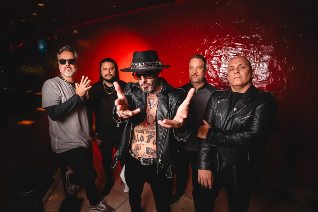 Praia de Icaraí recebe o Festival ID de sexta a domingo, com shows de Xande de Pilares e Lagum e gastronomia. É bacana …