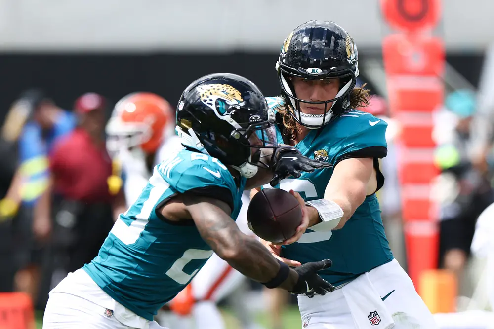 28 jogos fora de casa, esse é o cenário dos Jaguars na NFL, começando em Denver. A realidade de rodar muito pode impact…