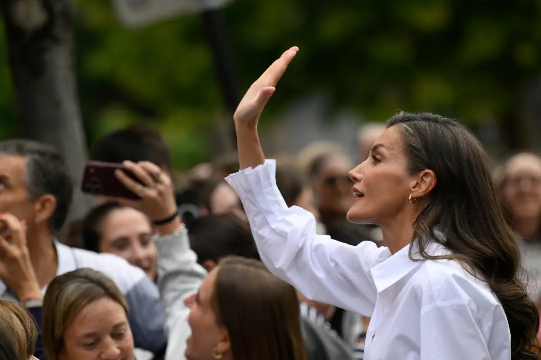 Reina Letizia voltou ao colegio La Gesta em Oviedo para abrir o ano letivo. Ver um lugar que guarda memórias de quem es…