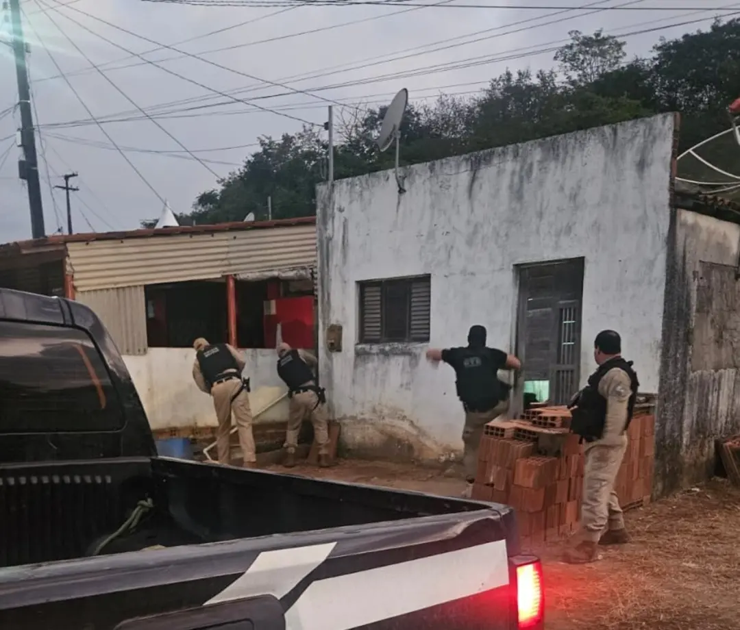 Operação Cerco Fechado cumpriu mandados em Guarabira, Pirpirituba e Belém, apreendendo armas, munições, drogas e recupe…