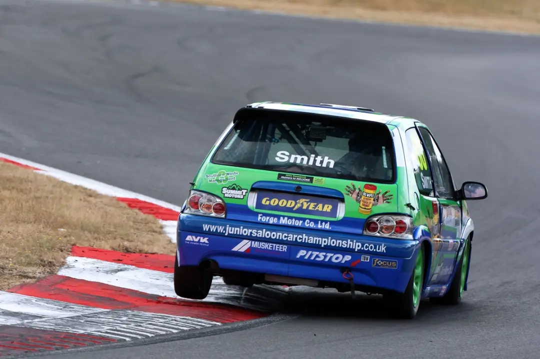 Ollie Smith subiu de 10º para 6º no Ranking Nacional da Autosport Junior Saloons com uma vitória em Snetterton. Ganhar …
