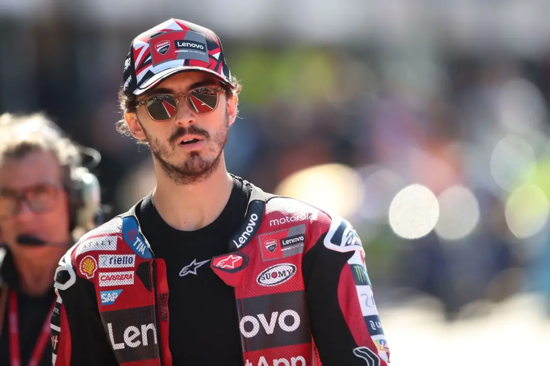 Bagnaia negou que a Ducati o tenha impedido de ajustar a moto em vídeo divulgado por DAZN. Ele disse que o trecho foi t…