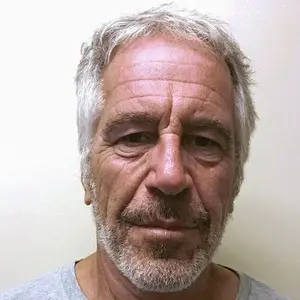 Vítimas de Epstein estão pedindo US$ 6 milhões por imagens de abuso infantil. É um caso pesado que mostra a profundidad…