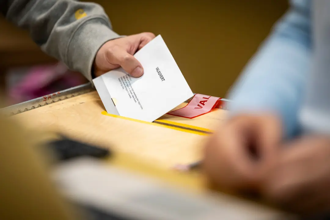 Malmö, na Suécia, tem pesquisas indicando que a coalizão de esquerda vence as eleições com 51,3% dos votos. Perder forç…