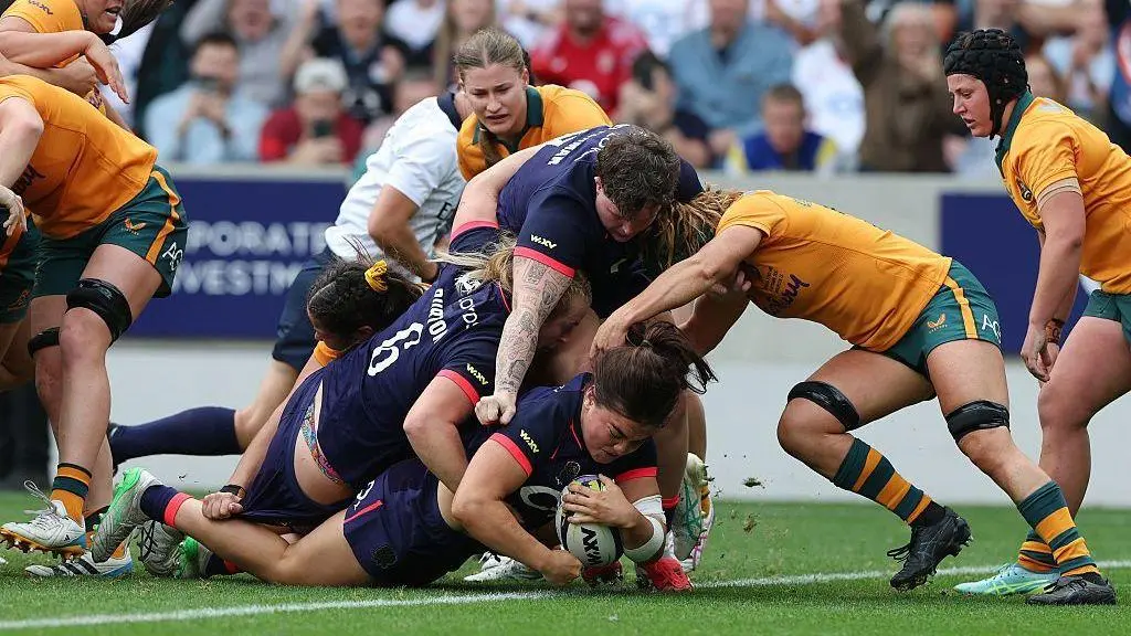 Bryony Field entra como titular pela Inglaterra contra Canadá no WXV Global Series em Exeter. O time inglês, com faltas…