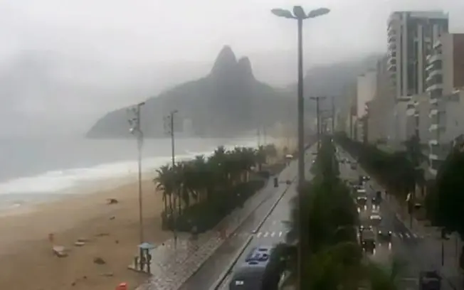 Rio de Janeiro terá mais um dia de chuva na quinta, com previsão de céu nublado e chuva fraca isolada. A trégua na chuv…