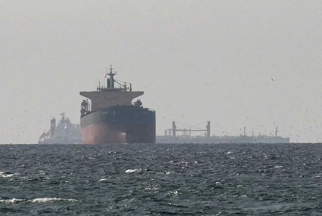 Estreito de Ormuz com apenas três navios cargueiros na quarta, uma queda grande em relação à média de dezessete por dia…