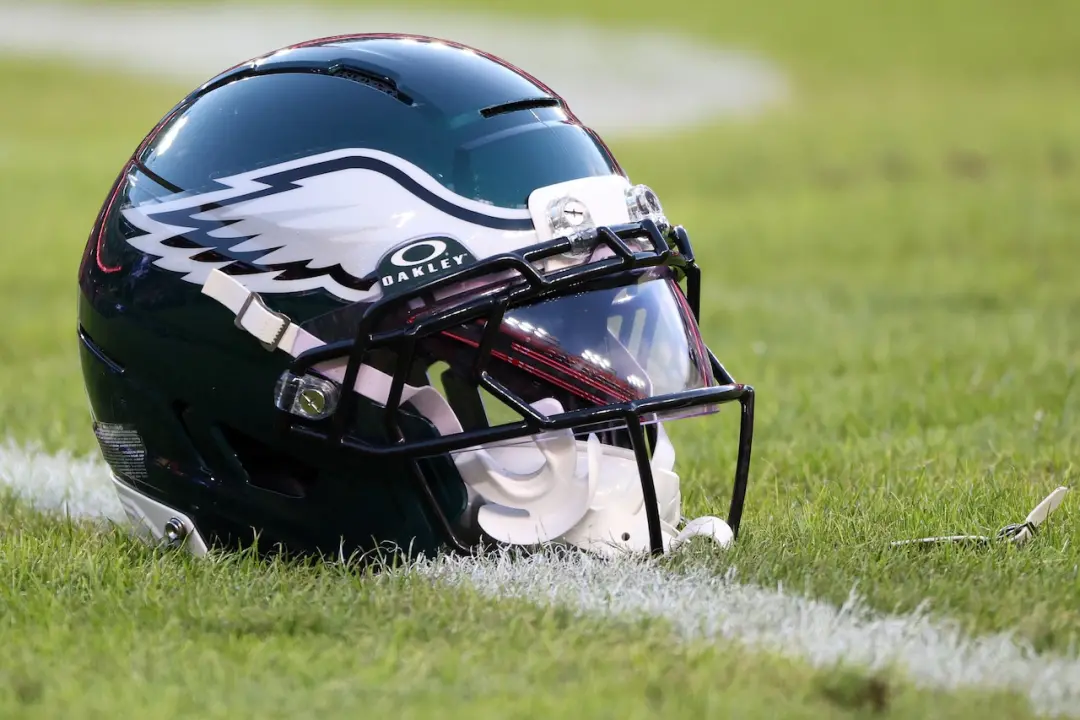 Zack Baun acumulou 12 tackles e dois intercepções contra os Washington Commanders na NFL. Ele vem mostrando que a exper…
