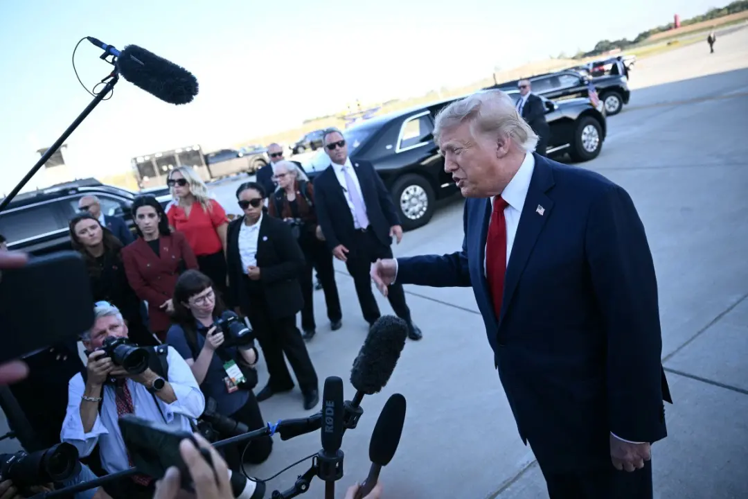 Boston, Massachusetts. Um juiz federal bloqueou a regra do governo Trump que limitava estrangeiros nos EUA, impedindo a…