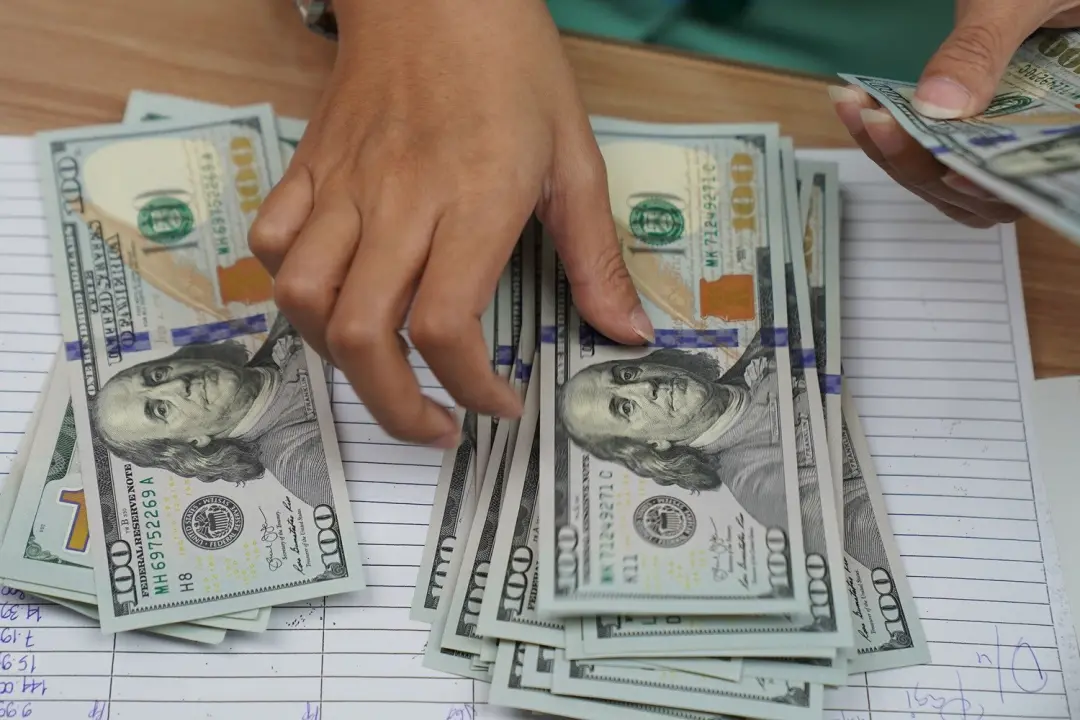 Dólar à vista operou com baixa de 0,39%, caindo para R$ 5,132 na quinta. O movimento acompanha o corte de 0,25 ponto pe…