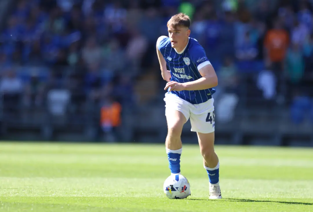 Dylan Lawlor, zagueiro do Cardiff City, está disponível para o jogo contra o Charlton. Isso é um reforço importante par…