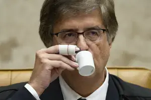 Paulo Gonet negou amizade com Daniel Vorcaro e defendeu sua permanência em casos do Banco Master no MPF. Acho important…