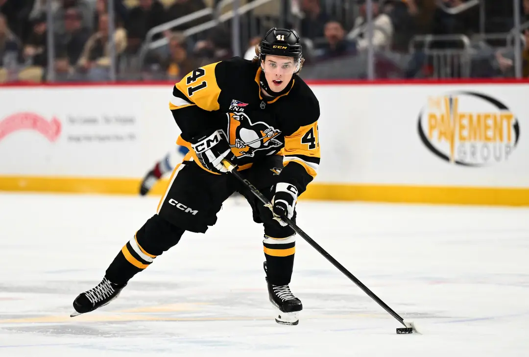 Ville Koivunen assinou contrato de oito anos por 32 milhões com os Penguins, mesmo com pouca experiência. Parece um ris…