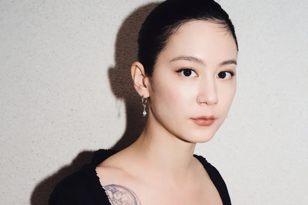 Michelle Zauner lança o livro Thank You for Your Suffering em abril de 2027, continuando a linha de Crying in H Mart. É…