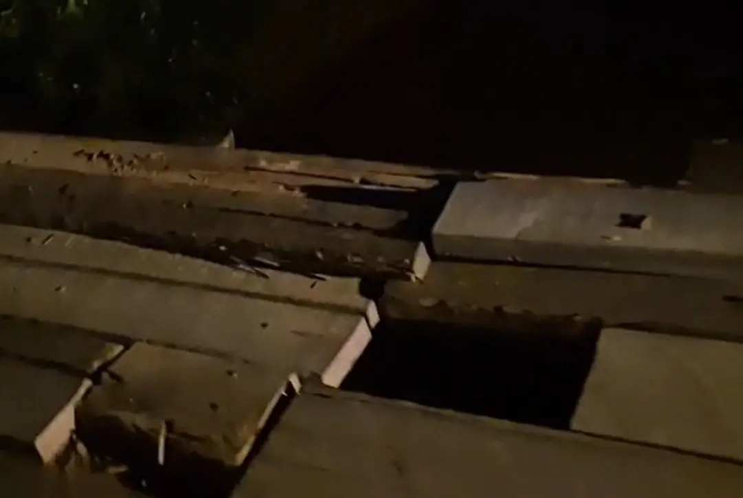 Ponte em risco na RJ-226, entre Querendo e Ourânia, em Natividade, mostra desgaste estrutural preocupante. Um trecho es…