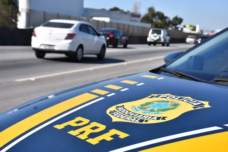 PRF e TSE definiram regras para evitar bloqueios de eleitores no transporte em 2026. Restringir abordagens da PRF a ris…