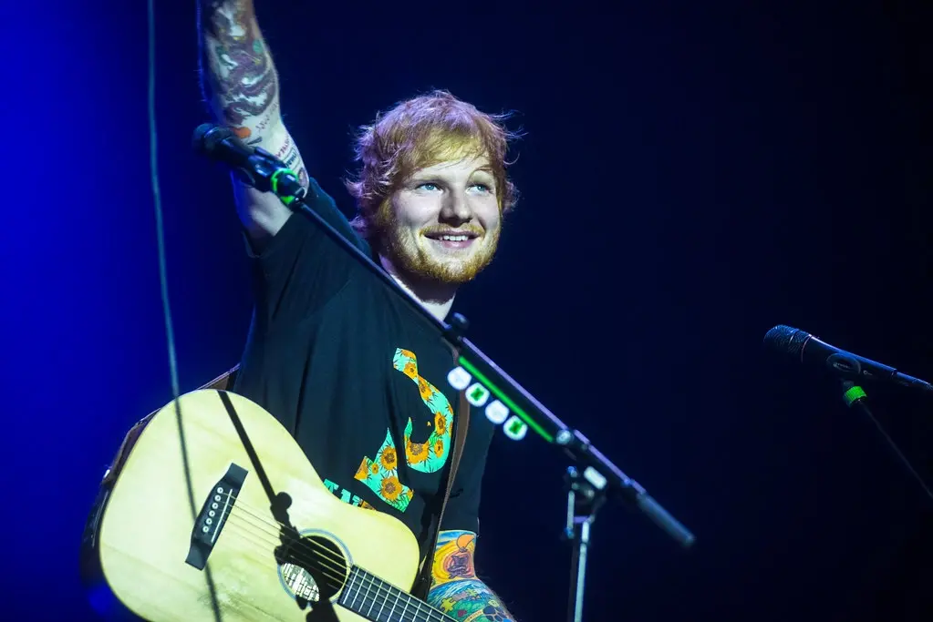 Ed Sheeran pediu a Robert Kraft US$ 2 milhões para ajuda humanitaria após a polêmica com Macklemore e a Palestina. É um…