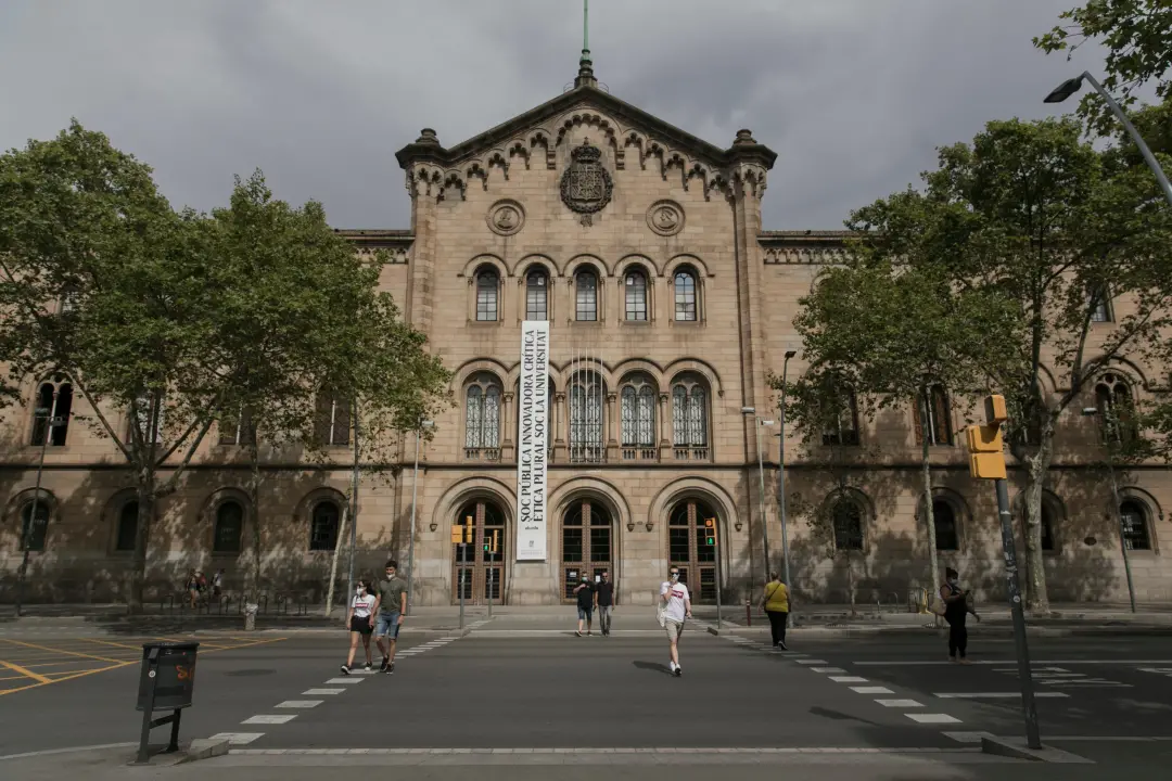 Barcelona chega na China em 2027 com acordo para três mestrados na Universidade de Harbin. Esse movimento estratégico m…