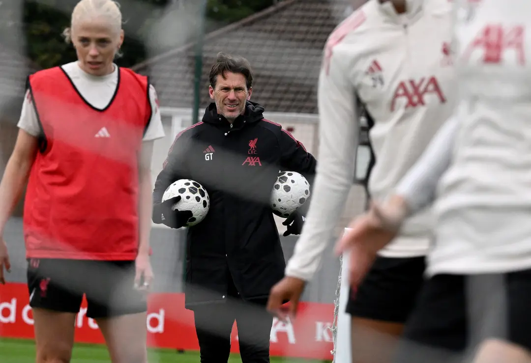 Liverpool Women enfrenta Manchester City na temporada 2026-27, logo depois de jogar contra Tottenham. O time precisa me…