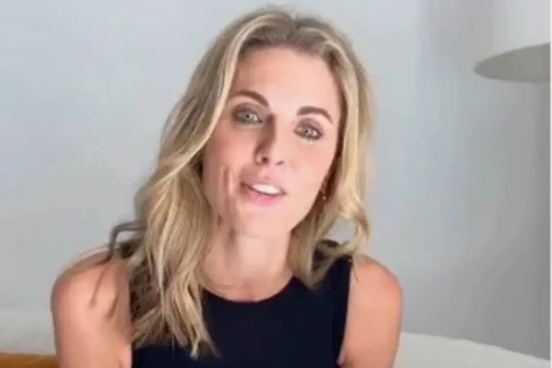 Donna Air deixou o Reino Unido após perdas familiares difíceis, incluindo o falecimento do pai dela por câncer. Um mome…