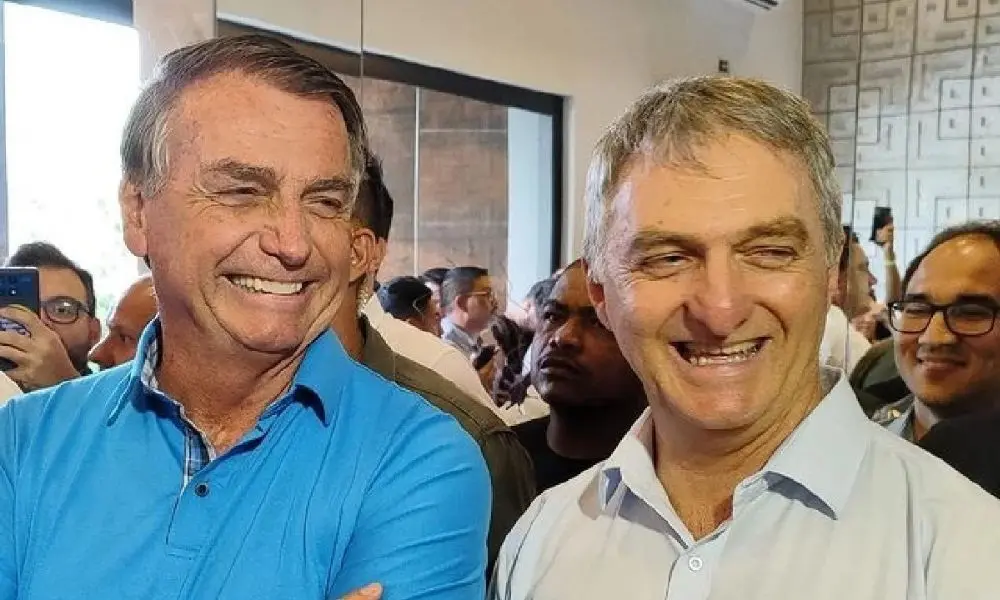 Renato Bolsonaro disse que Flávio Bolsonaro não arrasta multidões, diferente do pai, Jair Bolsonaro. A diferença de est…
