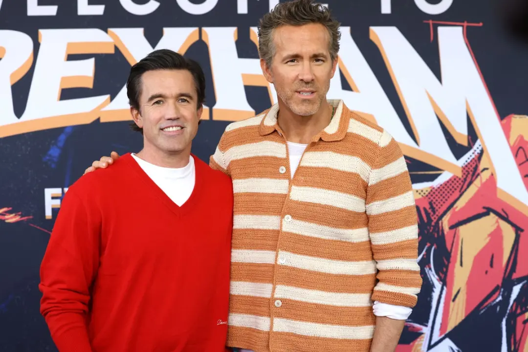 Wrexham, com Ryan Reynolds e Rob McElhenney, brincou do escândalo Spygate do Southampton antes do jogo de sábado. A bri…