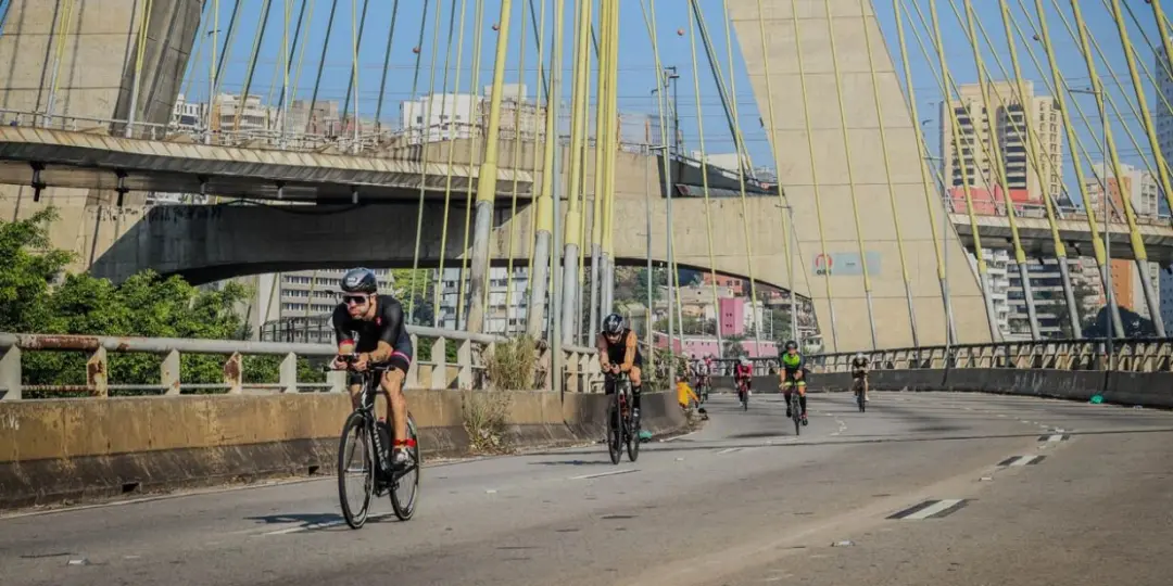 1,8 mil atletas de 19 países vão disputar o Ironman 70.3 em São Paulo, e o evento projeta movimentar R$ 54 milhões na e…
