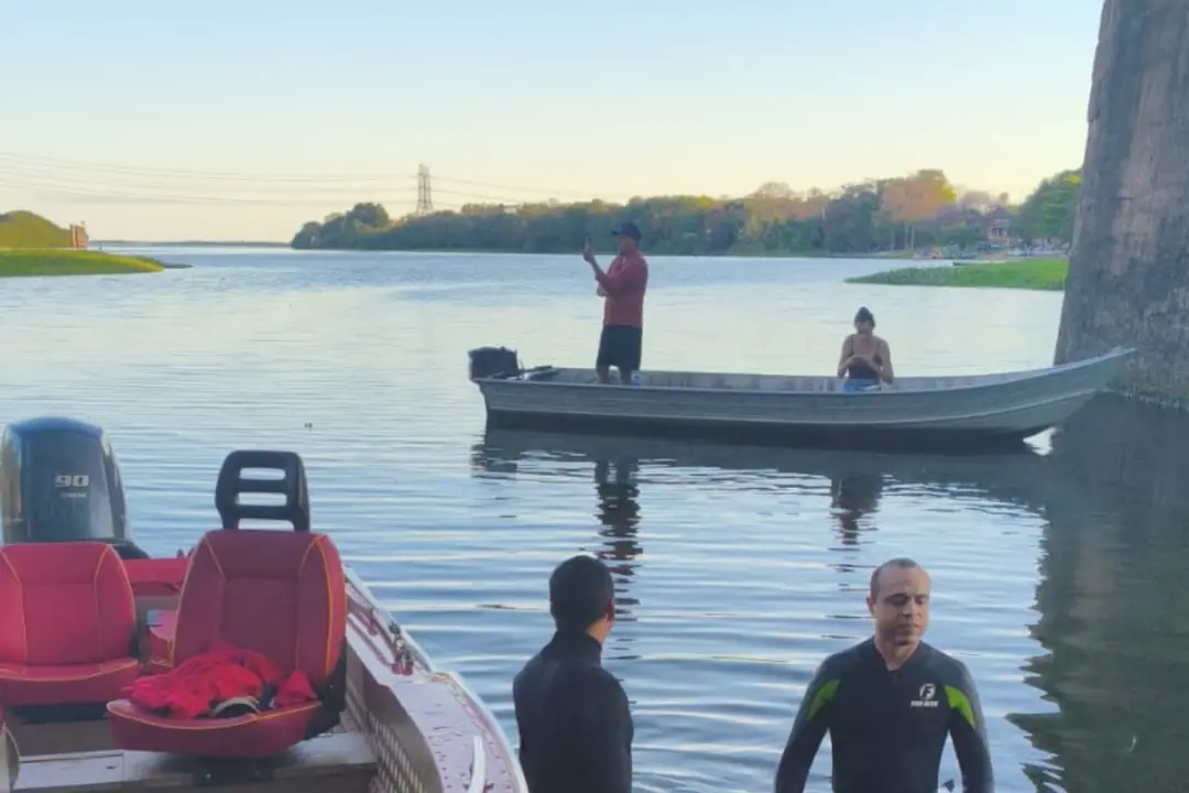 Jovem de 12 anos morreu afogado no Rio Paraná, em Três Lagoas, Mato Grosso do Sul. O ocorrido no aterro do rio mostra c…