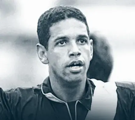 Leonardo Henrique, campeão da Libertadores, morreu aos 49 anos. Um jogador que fez história com Goiás e Vila Nova. A pe…
