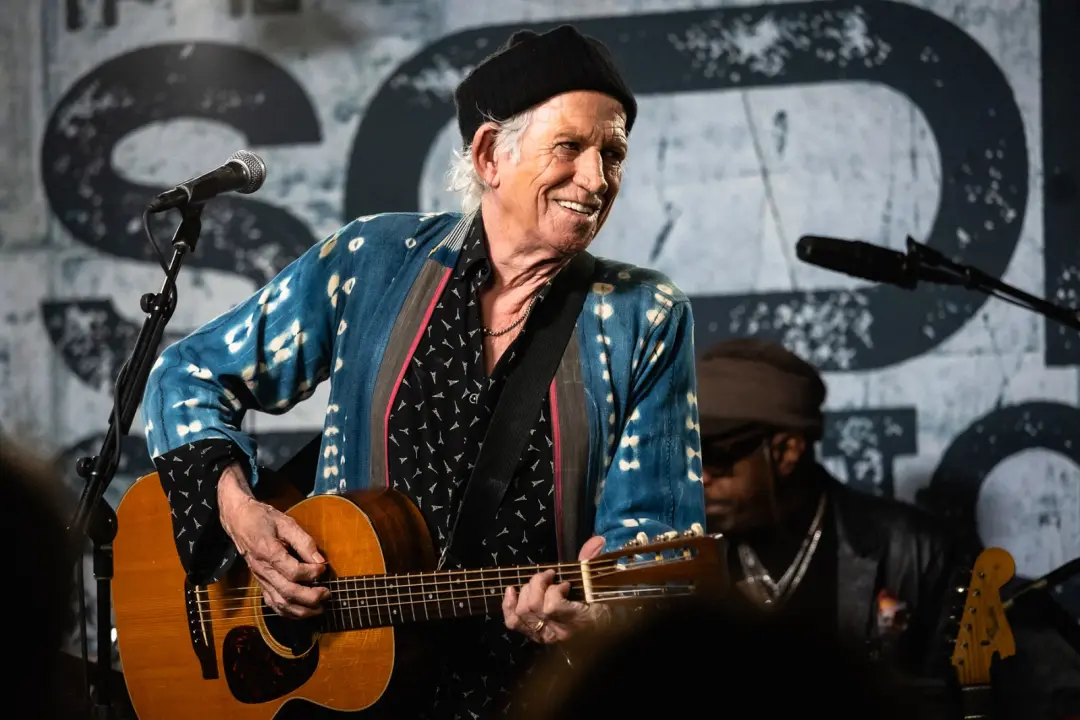 Keith Richards adicionou um toque mais áspero ao clássico blues de Jimmy Reed para o álbum de Grand Theft Auto VI. A id…