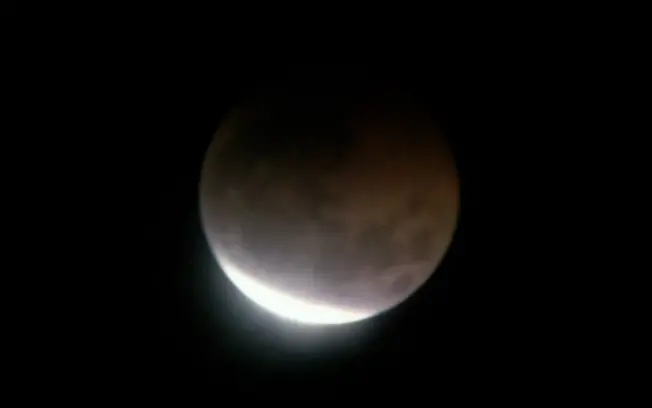 Um milhão de habitantes em uma cidade na Lua esgotaria a água em apenas 100 anos, segundo estudo. O gelo polar existe, …