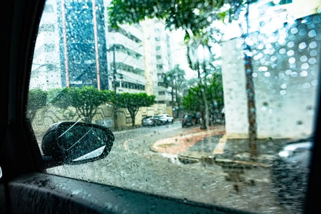 Goiânia tem chance de chuva pontual na quinta e sexta, com instabilidade aumentando na sexta segundo a previsão. Chuvas…