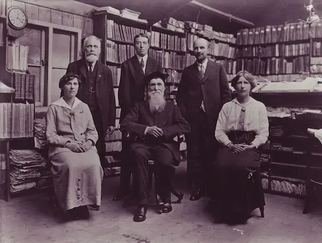 William Chester Minor, que cometeu homicídio em 1872, contribuiu muito para o Dicionário Oxford. É um paradoxo como a m…