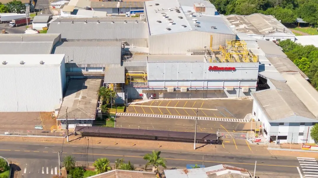 Minuano começou as obras no Frigorífico Lajeado, um projeto de R$ 74 milhões pra modernizar a unidade avícola. O aument…