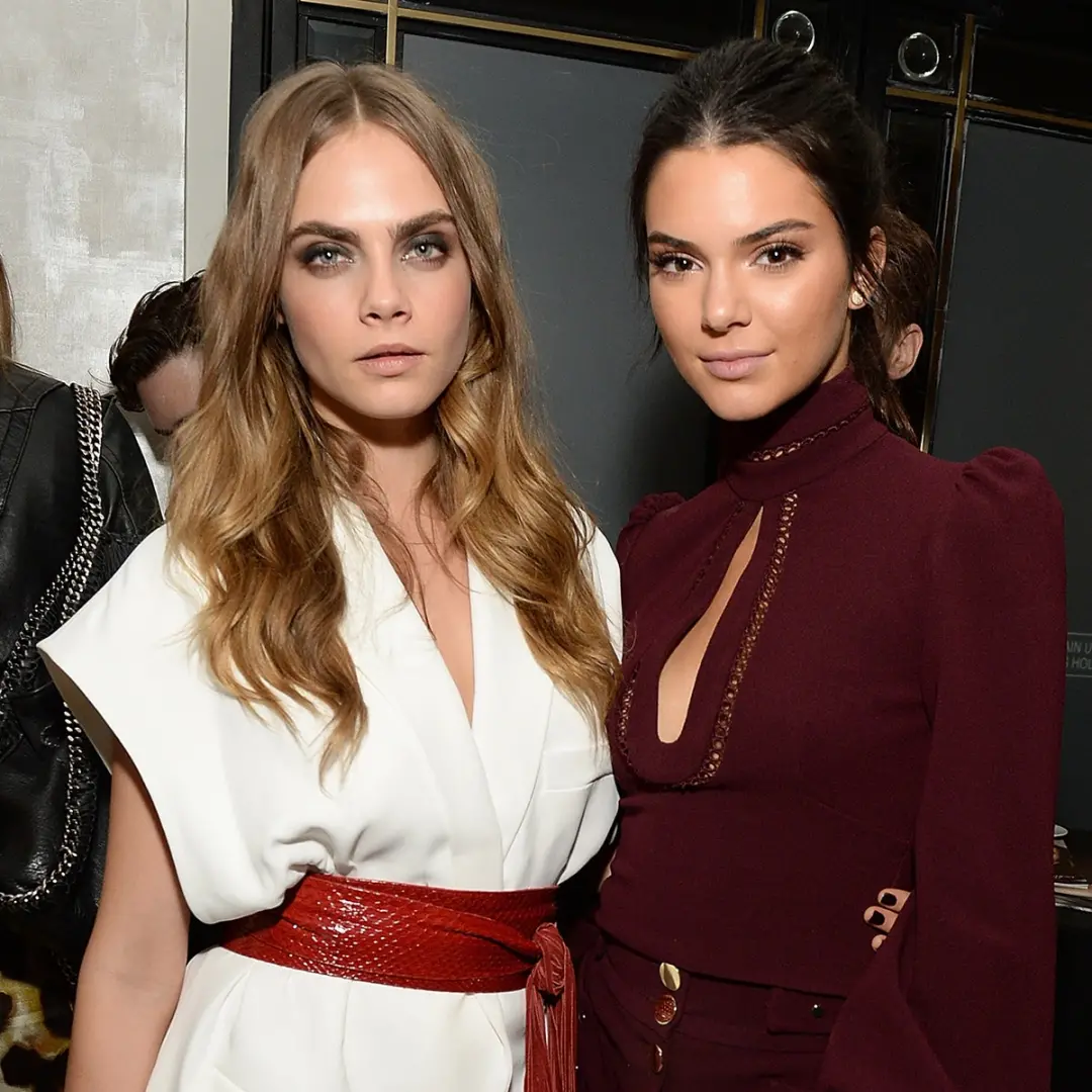 Kendall Jenner e os rumores com Cara Delevingne foram encerrados. Depois de uma década de especulações, a modelo coloco…