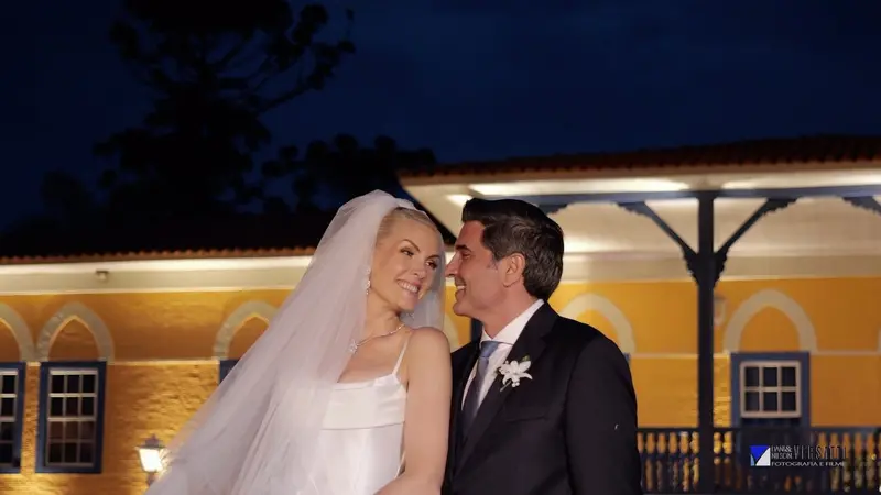 O casamento de Ana Hickmann e Edu Guedes, na Fazenda Casa Gialla, tinha nove andares no bolo, seguindo o número de sort…