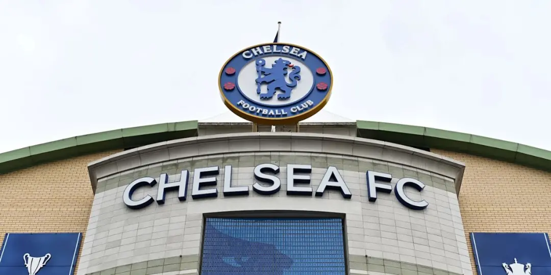 Clearlake Capital assumiu o controle definitivo do Chelsea, avaliado em cerca de 5 bilhões de libras. A gestão comparti…