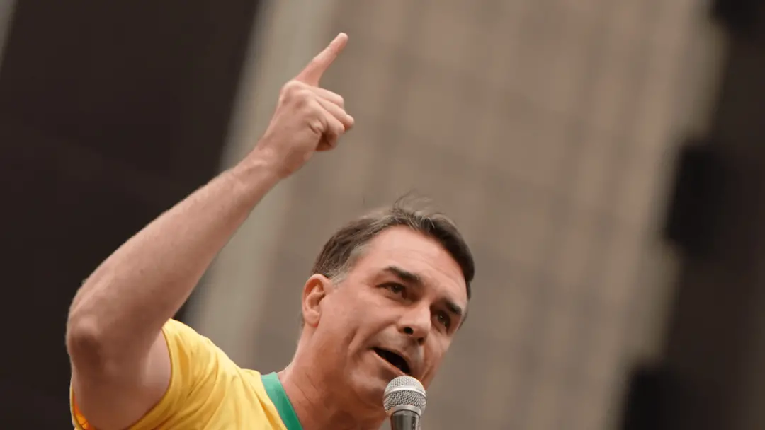 Reajuste de 15,04% no Bolsa Família, elevando o piso de R$ 600 para R$ 691, foi chamado de ato de desespero por Flávio …