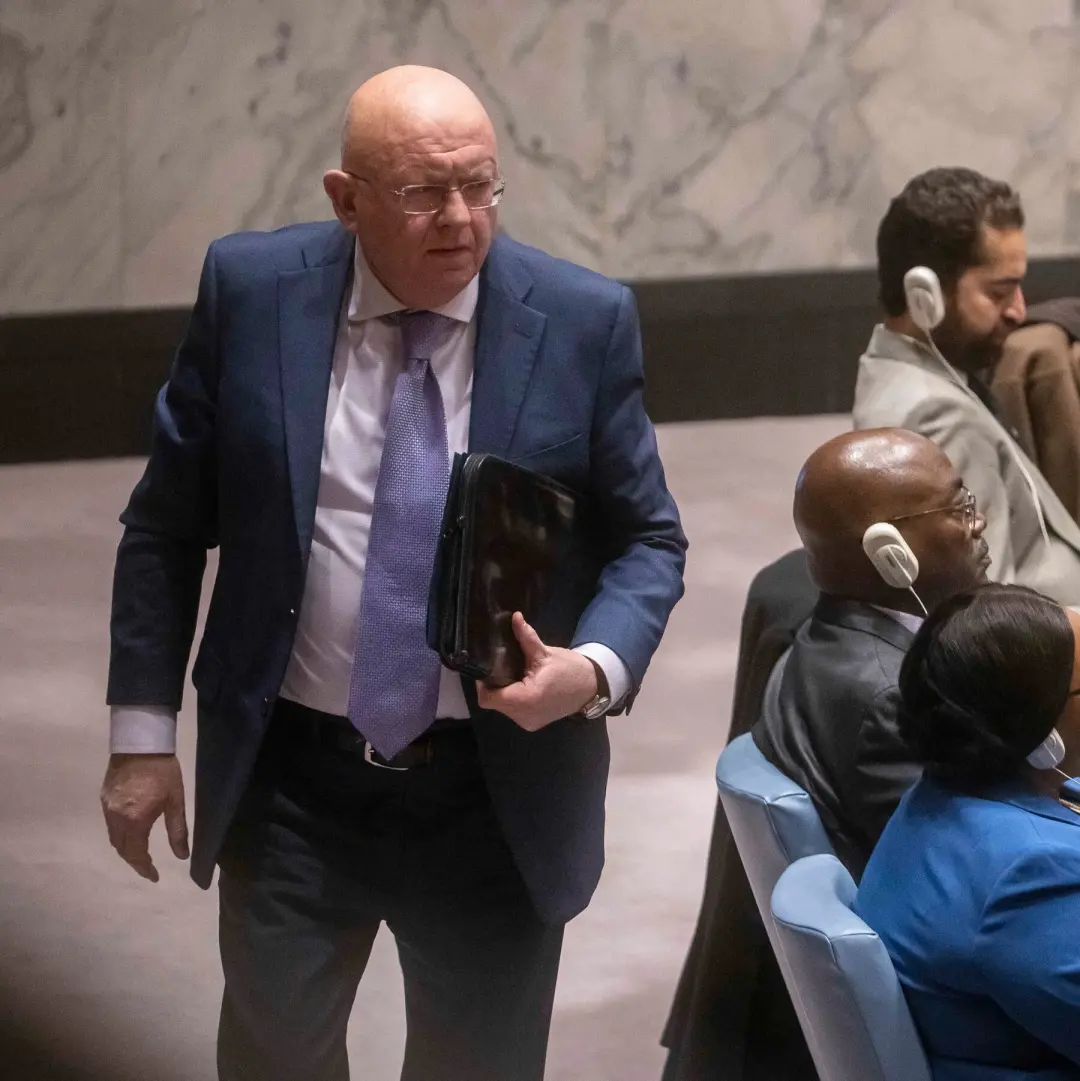 Rússia e China vetaram a tentativa dos EUA de renovar o monitoramento nuclear do Irã na ONU. Isso mostra a distância en…