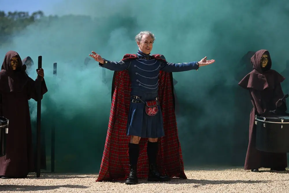 Vinte e dois americanos vão para Ardross Castle para um novo jogo de engano em The Traitors: New Blood. Essa dinâmica d…