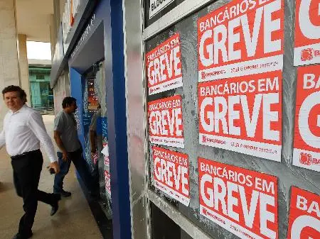 Greve da Caixa atrasa crédito do Move Brasil e financiamentos imobiliários. Essa paralisação afeta quem planeja a morad…