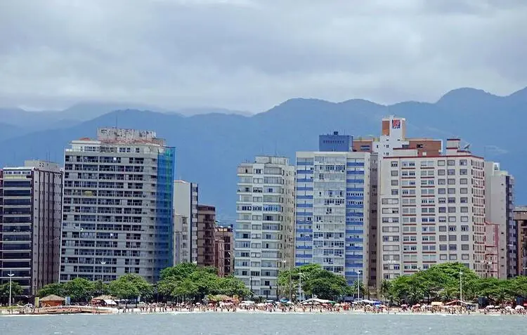 No Rio, o metro quadrado de aluguel subiu 61,8% entre 2016 e junho deste ano. Essa alta acontece enquanto a Selic fica …