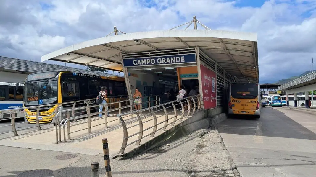 Campo Grande, com mais de 350 mil moradores, tem apenas duas linhas de BRT paradoras na rodoviária. Fazer baldeação em …