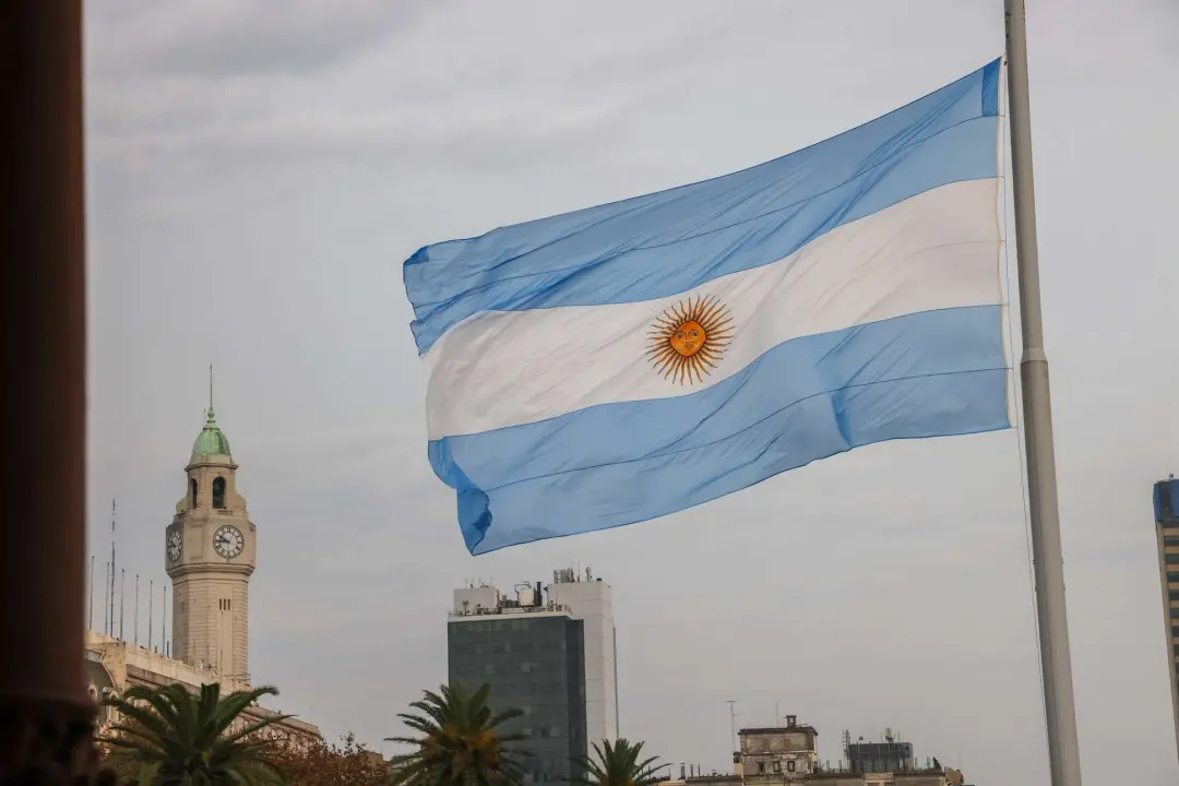 Argentina cresce 2,0% no segundo trimestre, superando a previsão dos analistas. O avanço veio com mineração e agricultu…