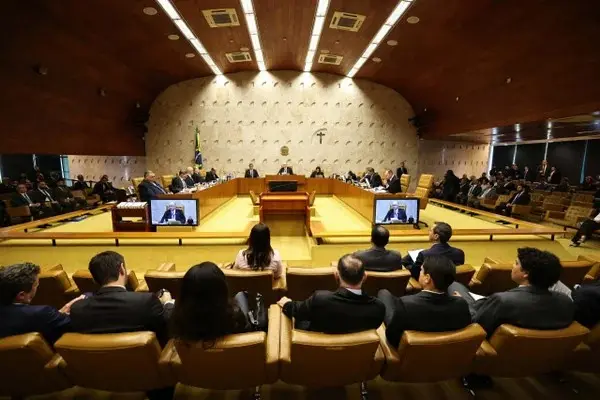 A crise no STF está sequestrando o voto, e a campanha para presidente precisa começar urgentemente. Essa situação atrap…