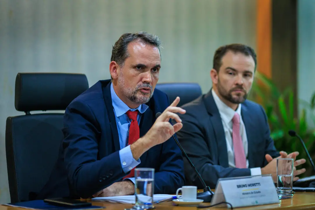 Reajuste de 15% no Bolsa Família foi anunciado pelo governo Lula da Silva, mirando o público cativo enquanto a eleição …