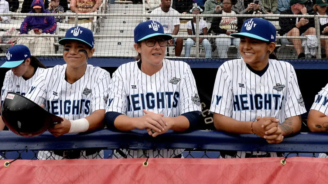 San Francisco domina a temporada regular da Women's Pro Baseball League, com Kelsie Whitmore sendo destaque. A intensid…