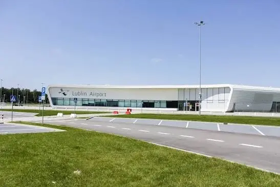Aeroportos de Lublin e Rzeszów suspenderam voos nesta quinta por operação militar na Polônia. A movimentação aérea prev…